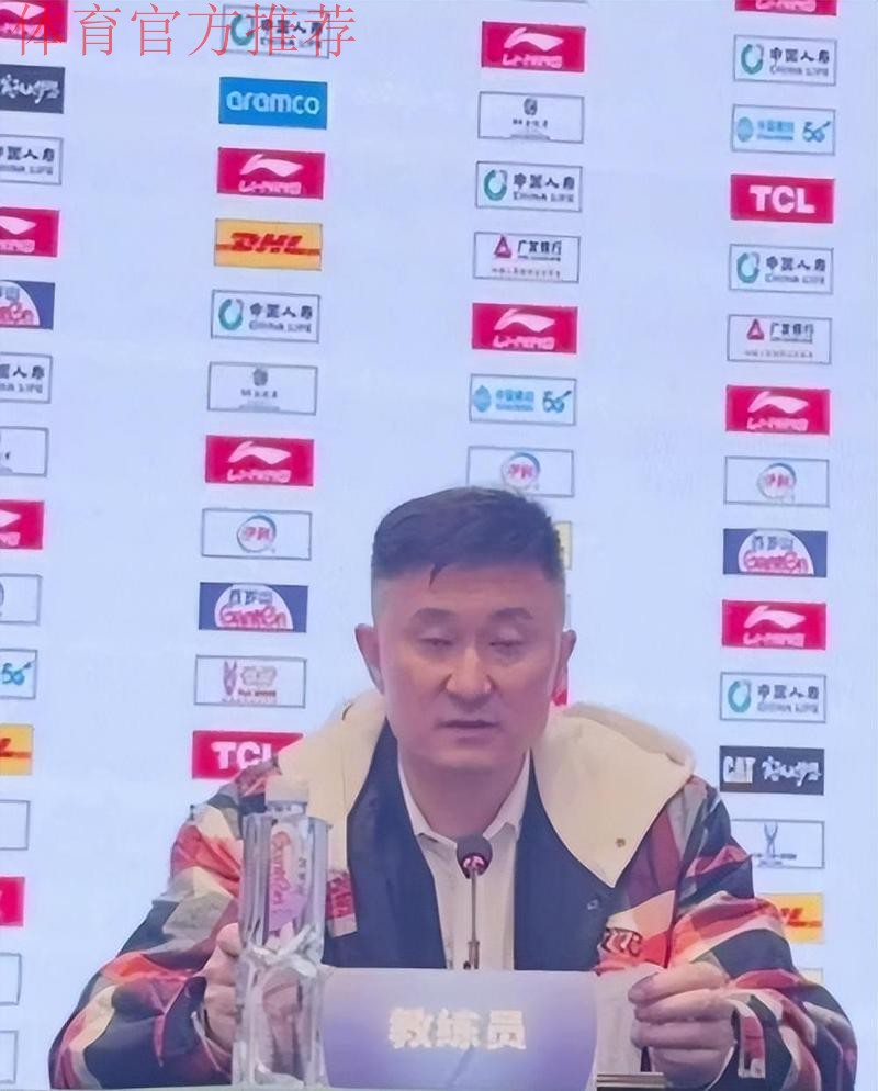 效率一般!广东新援一战暴露大弱项 被杜锋关键时刻弃用 效率一般!广东新援一战暴露大弱项 被杜锋关键时刻弃用